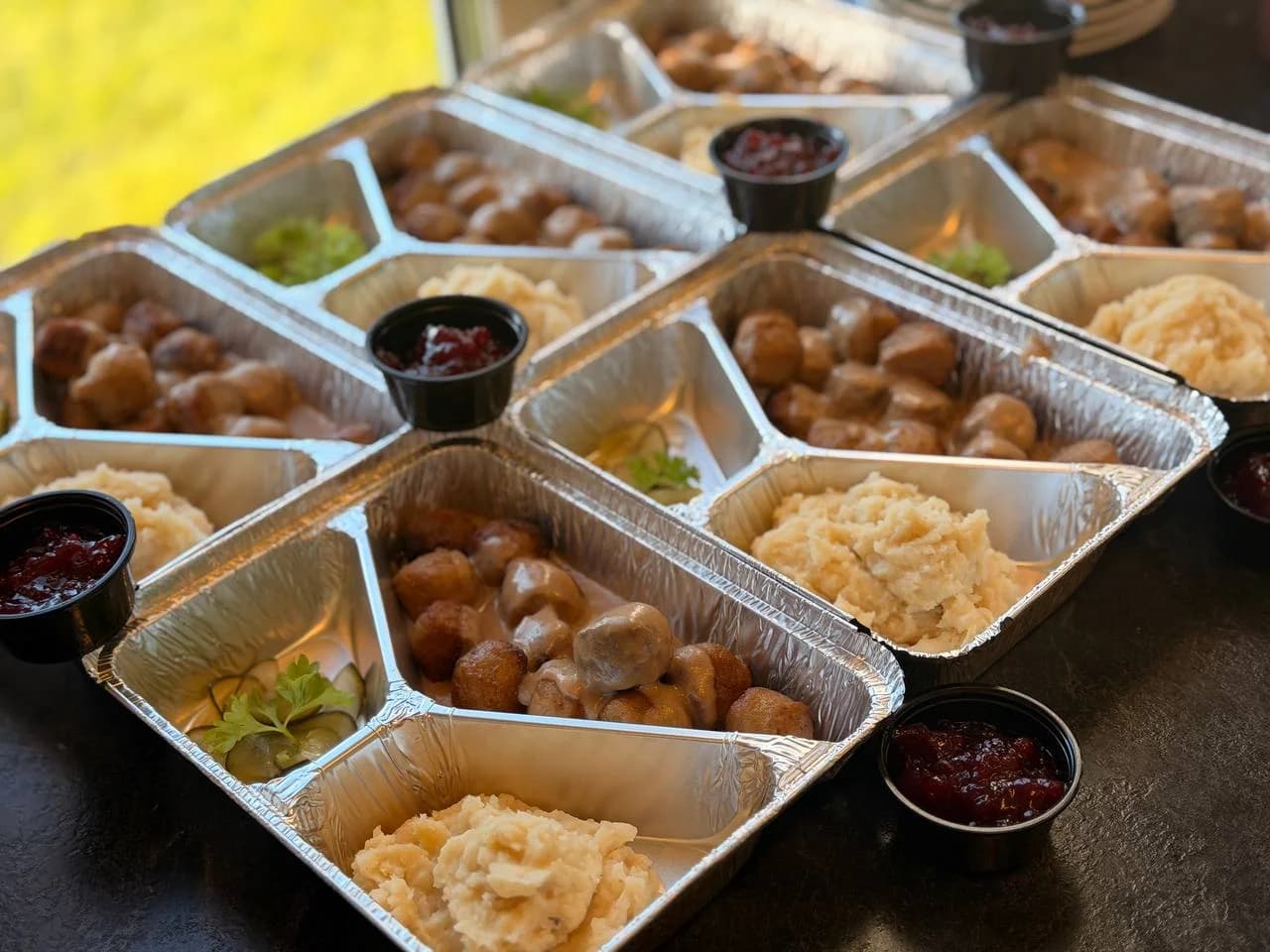 Köttbullar med potatismos och lingon